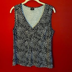 Tribal black & white fun print v-neck tank top size Large